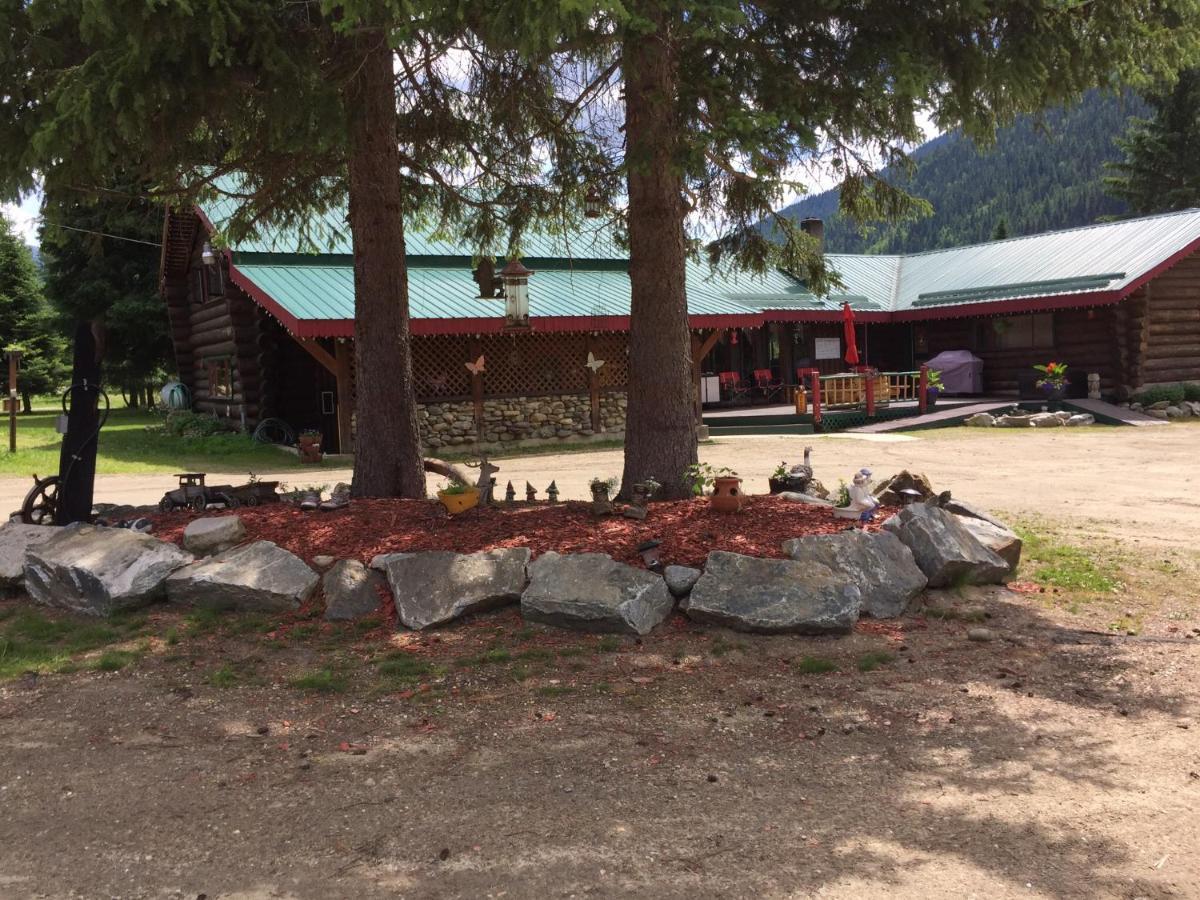 Summit River Lodge & Campsites Valemount Exterior photo